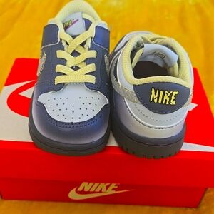 Nike toddler sneakers